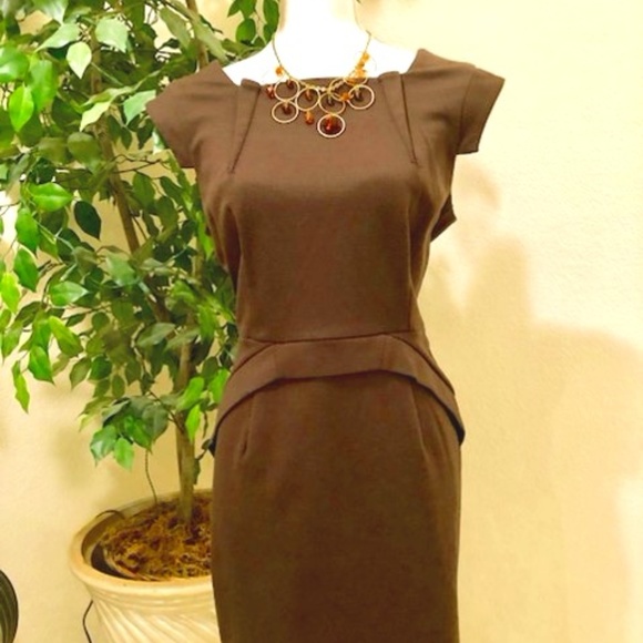 Detailed Designed Dress - Picture 1 of 2